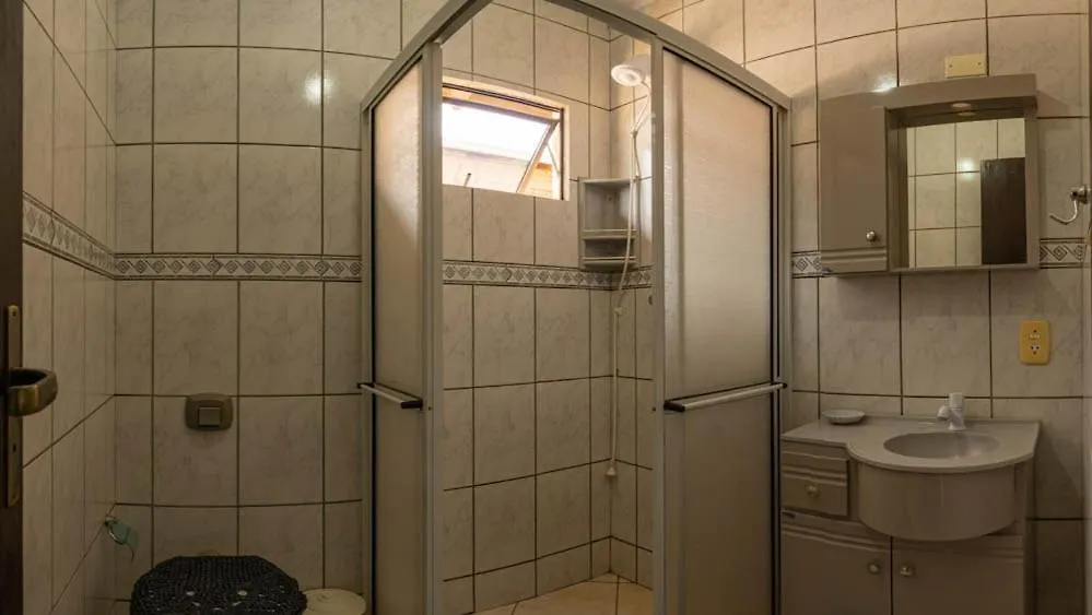 Casa 100M Da Praia, 10 Pessoas, 3 Quartos Bombinhas 0*,  Brazil
